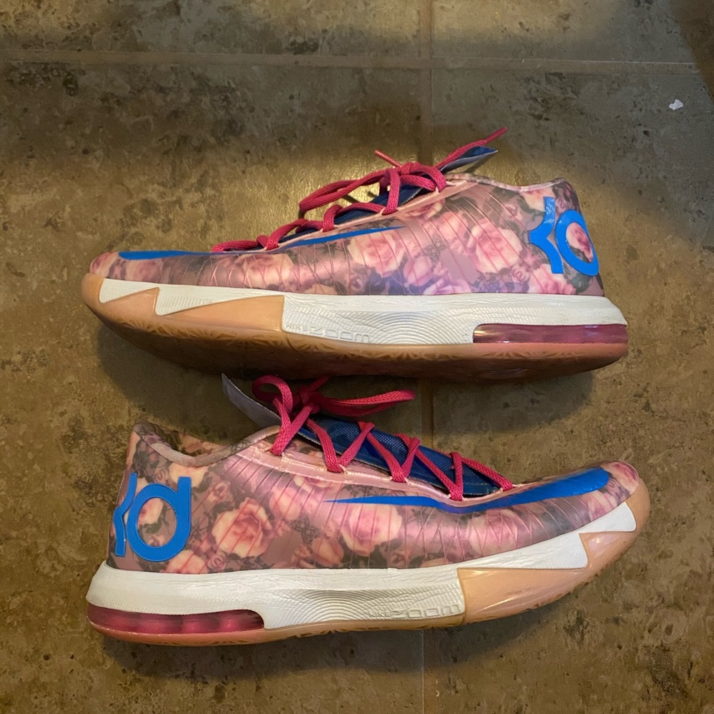 Nike KD VI supreme Aunt Pearl